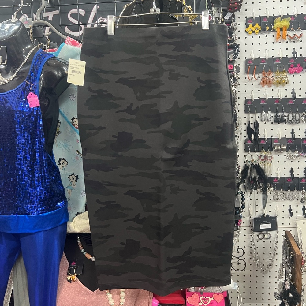 Sanctuary Black Camouflage Pencil Skirt